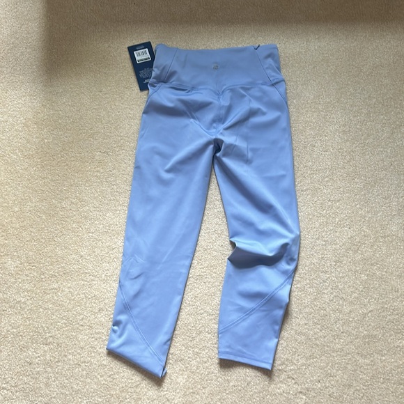 Marika Mid-calf Capri leggings - Picture 6 of 6